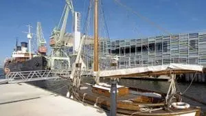 Museoaluksia Vellamon edustalla kuvattuna